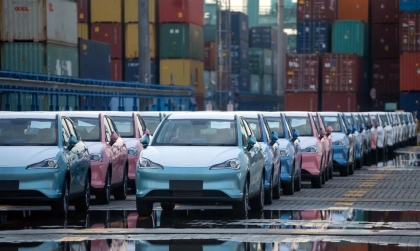 Xe Xanh: Cung vượt xa Cầu - Ô tô Trung Quốc tắc nghẽn tại cảng châu Âu 